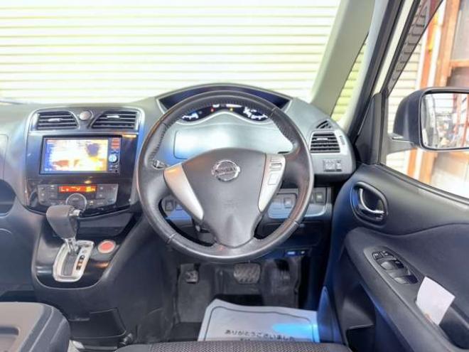 セレナ2.0 ハイウェイスター Vセレクション+Safety 4WD　下廻防錆TVナビBカメETC 2000