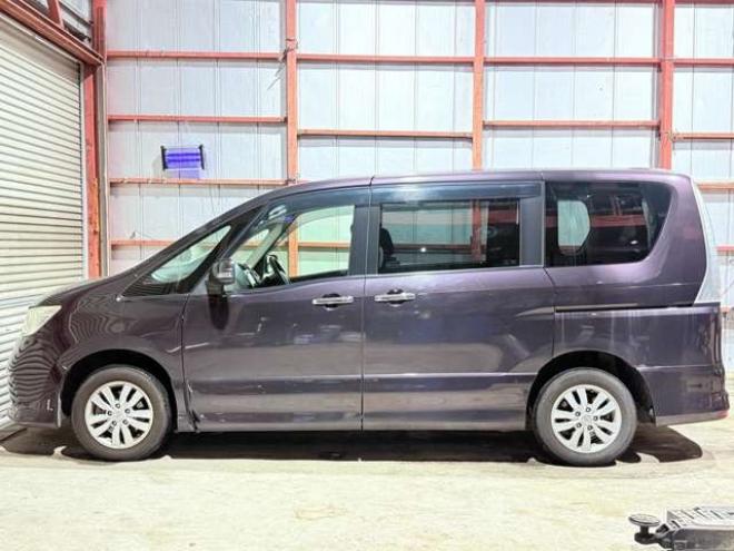 セレナ2.0 ハイウェイスター 4WD　下廻防錆TVナビBカメ後席モニタドラレコ 2000