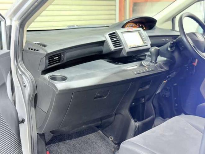 フリード1.5 フレックス Fパッケージ 4WD　下廻防錆TVナビBカメドラレコETC 1500
