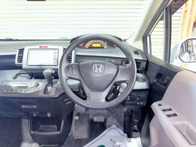 フリード1.5 フレックス Fパッケージ 4WD　下廻防錆TVナビBカメドラレコETC 1500