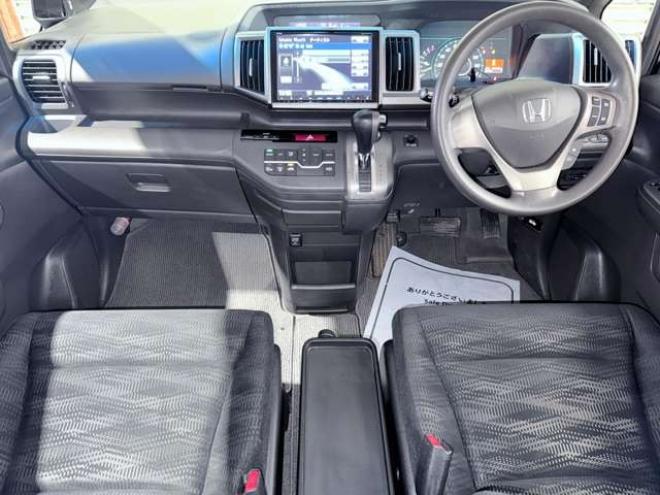 ステップワゴン2.0 G コンフォート セレクション 4WD　下廻防錆TVナビBカメ 2000