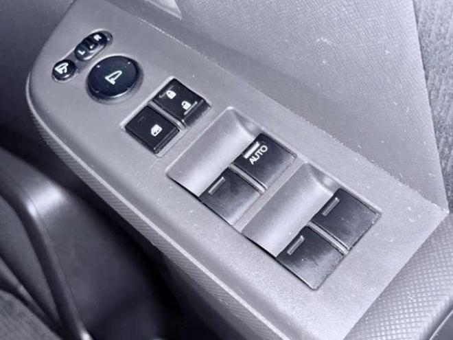 ステップワゴン2.0 G コンフォート セレクション 4WD　下廻防錆TVナビBカメ 2000