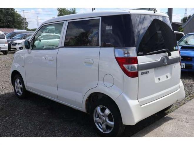 ゼストD 4WD　スマートキー・走行2.1万キロ 660