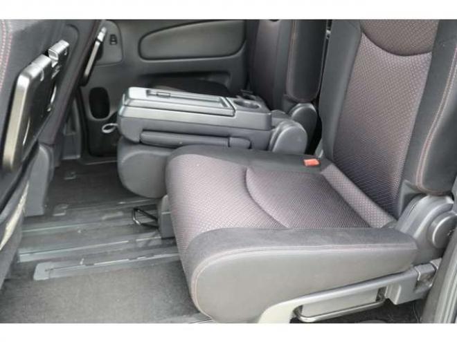 セレナ2.0 ハイウェイスター 4WD　検2年　バックカメラ　クルコン　自社　ローンカノウ 2000