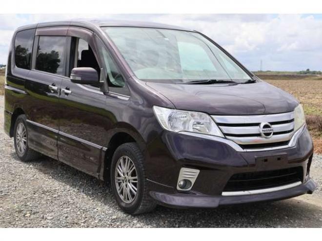 セレナ2.0 ハイウェイスター 4WD　検2年　バックカメラ　クルコン　自社　ローンカノウ 2000