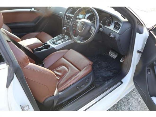 アウディA5 3.2 FSI クワトロ 4WD　検R8/10　自社　ローンカノウ　パドルシフト 正規輸入車 3200