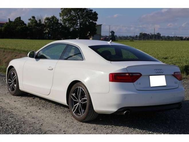アウディA5 3.2 FSI クワトロ 4WD　検R8/10　自社　ローンカノウ　パドルシフト 正規輸入車 3200