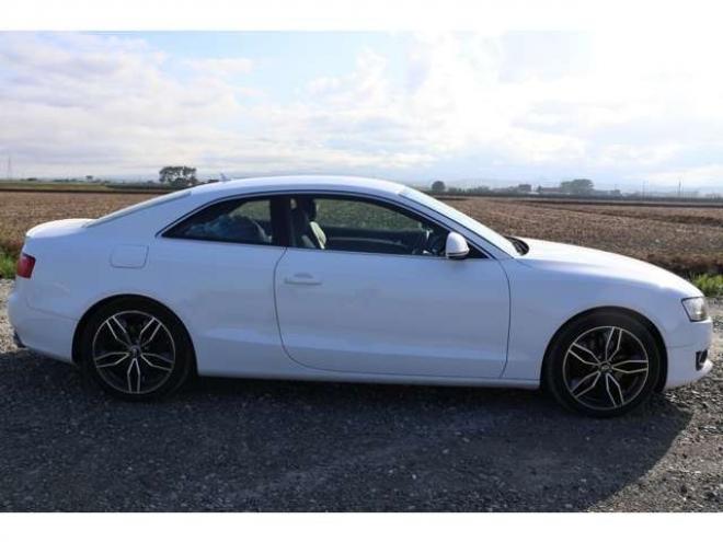 アウディA5 3.2 FSI クワトロ 4WD　検R8/10　自社　ローンカノウ　パドルシフト 正規輸入車 3200