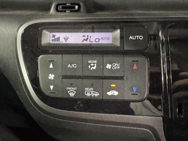 N-BOXカスタムG Lパッケージ 2トーンカラースタイル 4WD　夏冬タイヤ　両側Pスライド 660