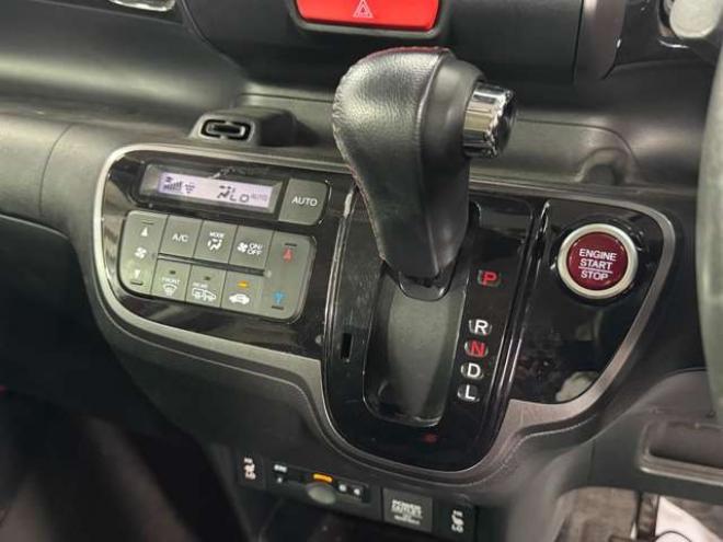 N-BOXカスタムG Lパッケージ 2トーンカラースタイル 4WD　夏冬タイヤ　両側Pスライド 660