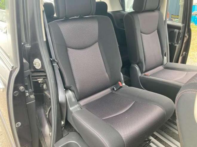 セレナ2.0 ハイウェイスター Vセレクション 4WD　ナビ・TV・ETC F/Dモニター 両側P/S オートクルーズコントロール スマートキー アイドリングストップ 盗難防止システム 衝突安全ボヂィ 2000