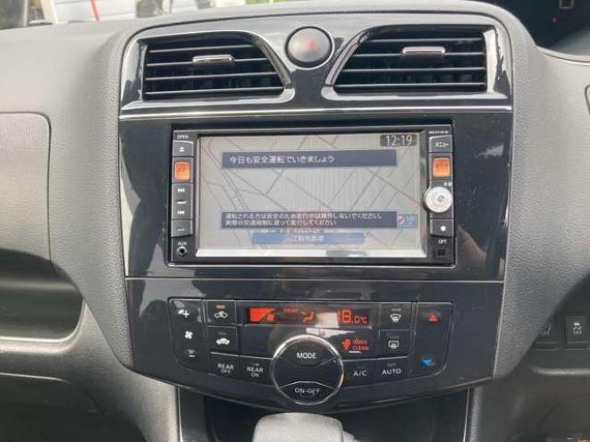 セレナ2.0 ハイウェイスター Vセレクション 4WD　ナビ・TV・ETC F/Dモニター 両側P/S オートクルーズコントロール スマートキー アイドリングストップ 盗難防止システム 衝突安全ボヂィ 2000