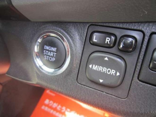 ヴィッツ1.3 F 4WD　1オーナー ナビ&TV Bカメラ Pスタート 夏冬タイヤ 1年保証付 1300