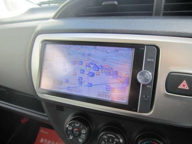 ヴィッツ1.3 F 4WD　1オーナー ナビ&TV Bカメラ Pスタート 夏冬タイヤ 1年保証付 1300
