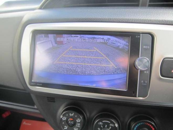 ヴィッツ1.3 F 4WD　1オーナー ナビ&TV Bカメラ Pスタート 夏冬タイヤ 1年保証付 1300