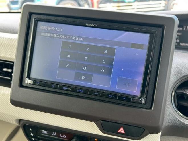 N-BOX　ＥＴＣ　バックカメラ　両側スライド・片側電動　オートクルーズコントロール　レーンアシスト　衝突被害軽減システム　オートライト　スマートキー　電動格納ミラー　シートヒーター　ベンチシート　ＣＶＴ　ＥＳＣ 4WD 660 5Dr