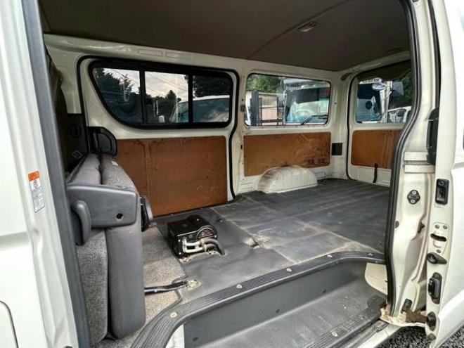 ハイエースバン　ドライブレコーダー　ナビ　ＴＶ　両側スライドドア　ＡＴ　ＣＤ　ＵＳＢ　エアコン　パワーウィンドウ　運転席エアバッグ 4WD 3000(D) 5Dr