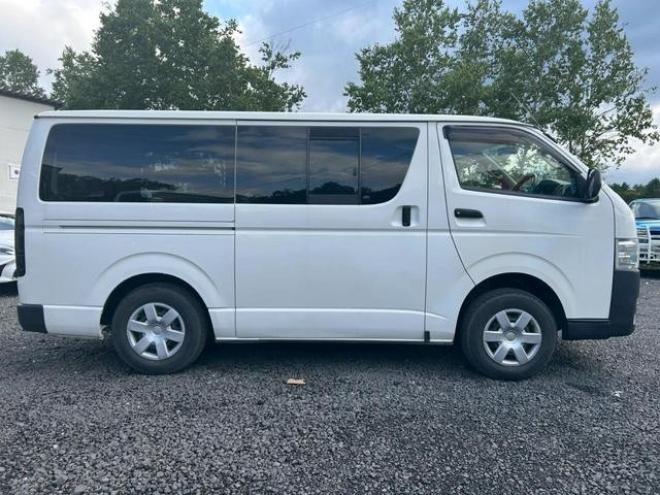 ハイエースバン　ドライブレコーダー　ナビ　ＴＶ　両側スライドドア　ＡＴ　ＣＤ　ＵＳＢ　エアコン　パワーウィンドウ　運転席エアバッグ 4WD 3000(D) 5Dr