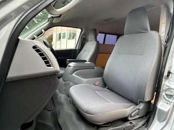 ハイエースワゴン 　キャンピングカー　ＥＴＣ　ナビ　スライドドア　ＡＴ　アルミホイール　エアコン　パワーウィンドウ　運転席エアバッグ 4WD 2700 4Dr