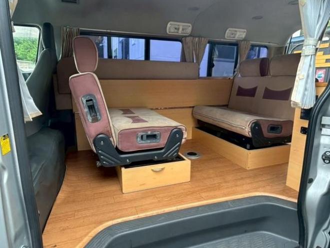 ハイエースワゴン 　キャンピングカー　ＥＴＣ　ナビ　スライドドア　ＡＴ　アルミホイール　エアコン　パワーウィンドウ　運転席エアバッグ 4WD 2700 4Dr