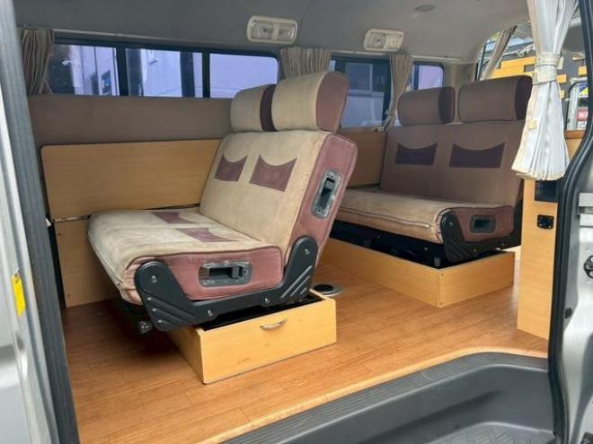 ハイエースワゴン 　キャンピングカー　ＥＴＣ　ナビ　スライドドア　ＡＴ　アルミホイール　エアコン　パワーウィンドウ　運転席エアバッグ 4WD 2700 4Dr
