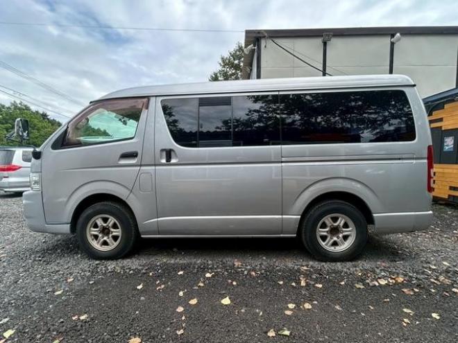 ハイエースワゴン 　キャンピングカー　ＥＴＣ　ナビ　スライドドア　ＡＴ　アルミホイール　エアコン　パワーウィンドウ　運転席エアバッグ 4WD 2700 4Dr