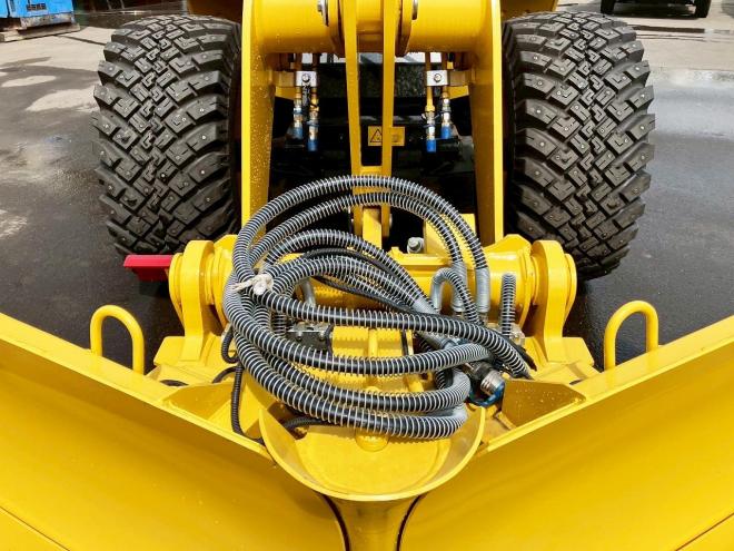 ホイールローダコマツ　未使用　WA40-8　マルチプラウ仕様