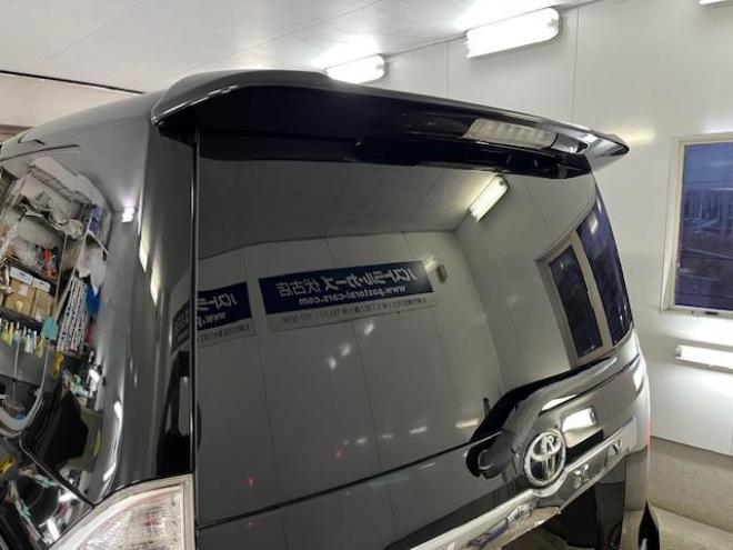ヴォクシーＺＳ　キラメキⅡ　禁煙車　ＷＡＫＯＳバリアスコーティング済　純正１６インチＡＷ　社外１５ＡＷ＋スタッドレスタイヤ付　両側パワースライドドア　カロッツェリアナビ（フルセグ地デジ　ＤＶＤ再生　Ｂｌｕｅｔｏｏｔｈ　ミュージックサーバー）＋バックカメラ　アルパイン製１０．１リアフリップダウンモニター　ＰＵＳＨスタート　スマートキー　パドルシフト　ＨＩＤヘッドライト　タイミングチェーン　ＥＴＣ 4WD 2000 5Dr
