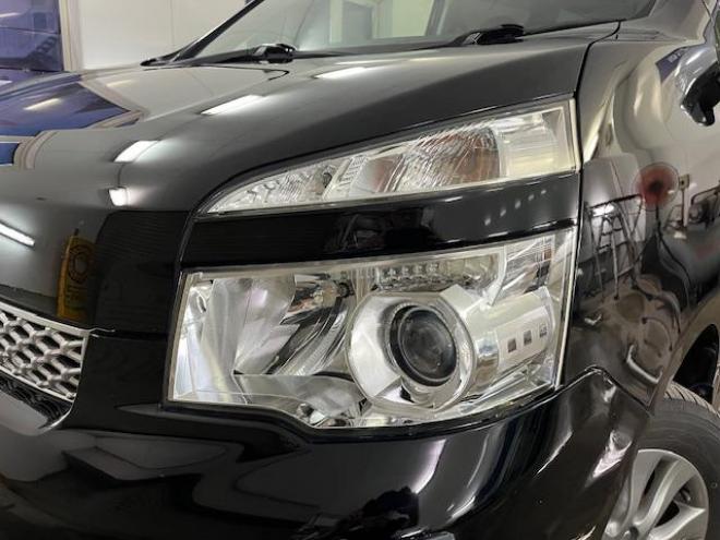 ヴォクシーＺＳ　キラメキⅡ　禁煙車　ＷＡＫＯＳバリアスコーティング済　純正１６インチＡＷ　社外１５ＡＷ＋スタッドレスタイヤ付　両側パワースライドドア　カロッツェリアナビ（フルセグ地デジ　ＤＶＤ再生　Ｂｌｕｅｔｏｏｔｈ　ミュージックサーバー）＋バックカメラ　アルパイン製１０．１リアフリップダウンモニター　ＰＵＳＨスタート　スマートキー　パドルシフト　ＨＩＤヘッドライト　タイミングチェーン　ＥＴＣ 4WD 2000 5Dr