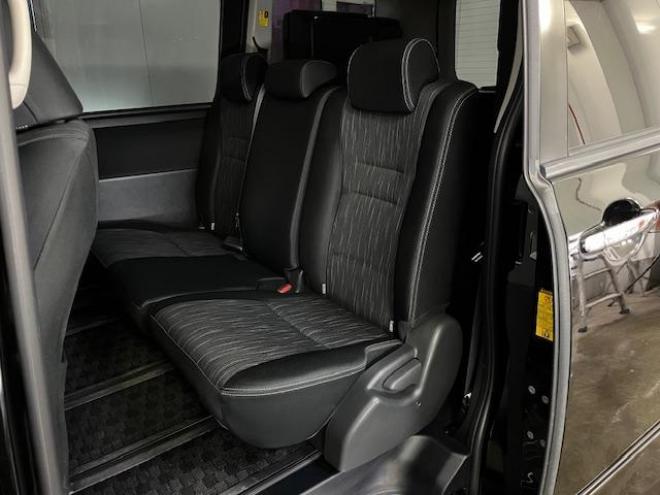 ヴォクシーＺＳ　キラメキⅡ　禁煙車　ＷＡＫＯＳバリアスコーティング済　純正１６インチＡＷ　社外１５ＡＷ＋スタッドレスタイヤ付　両側パワースライドドア　カロッツェリアナビ（フルセグ地デジ　ＤＶＤ再生　Ｂｌｕｅｔｏｏｔｈ　ミュージックサーバー）＋バックカメラ　アルパイン製１０．１リアフリップダウンモニター　ＰＵＳＨスタート　スマートキー　パドルシフト　ＨＩＤヘッドライト　タイミングチェーン　ＥＴＣ 4WD 2000 5Dr