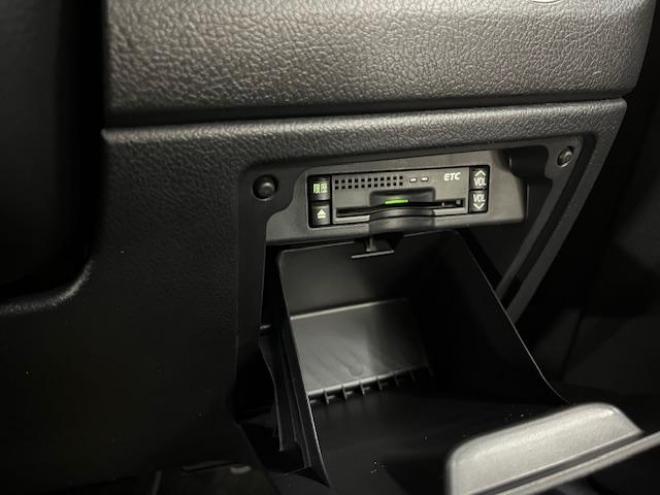 ヴォクシーＺＳ　キラメキⅡ　禁煙車　ＷＡＫＯＳバリアスコーティング済　純正１６インチＡＷ　社外１５ＡＷ＋スタッドレスタイヤ付　両側パワースライドドア　カロッツェリアナビ（フルセグ地デジ　ＤＶＤ再生　Ｂｌｕｅｔｏｏｔｈ　ミュージックサーバー）＋バックカメラ　アルパイン製１０．１リアフリップダウンモニター　ＰＵＳＨスタート　スマートキー　パドルシフト　ＨＩＤヘッドライト　タイミングチェーン　ＥＴＣ 4WD 2000 5Dr