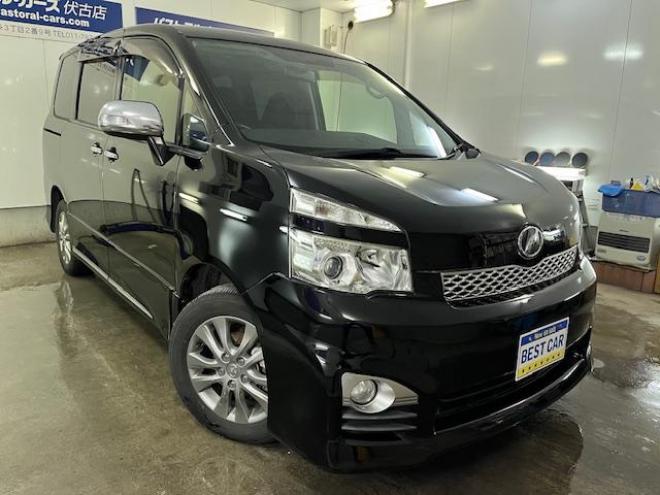 ヴォクシーＺＳ　キラメキⅡ　禁煙車　ＷＡＫＯＳバリアスコーティング済　純正１６インチＡＷ　社外１５ＡＷ＋スタッドレスタイヤ付　両側パワースライドドア　カロッツェリアナビ（フルセグ地デジ　ＤＶＤ再生　Ｂｌｕｅｔｏｏｔｈ　ミュージックサーバー）＋バックカメラ　アルパイン製１０．１リアフリップダウンモニター　ＰＵＳＨスタート　スマートキー　パドルシフト　ＨＩＤヘッドライト　タイミングチェーン　ＥＴＣ 4WD 2000 5Dr