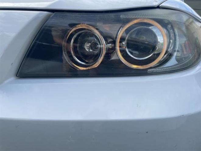 BMW３シリーズ ３２０ｉ　ハイラインパッケージ　ＦＲ車　アルミホイール　オートライト　ＨＩＤ　シートヒーター　ＡＴ　盗難防止システム　ＡＢＳ　ＣＤ　エアコン　パワーステアリング　パワーウィンドウ 2WD 2000 4Dr