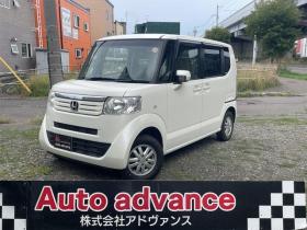 N-BOX　Ｇ・Ｌパッケージ　４ＷＤ　ＥＴＣ　バックカメラ　両側スライド・片側電動　ナビ　ＴＶ　スマートキー　アイドリングストップ　ベンチシート　ＣＶＴ　盗難防止システム　ＡＢＳ　ＥＳＣ　アルミホイール　衝突安全ボディ　エアコン 4WD 660 5Dr