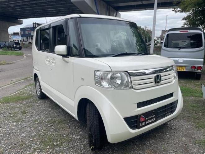 N-BOXＧ・Ｌパッケージ　４ＷＤ　ＥＴＣ　バックカメラ　両側スライド・片側電動　ナビ　ＴＶ　スマートキー　アイドリングストップ　ベンチシート　ＣＶＴ　盗難防止システム　ＡＢＳ　ＥＳＣ　アルミホイール　衝突安全ボディ　エアコン 4WD 660 5Dr