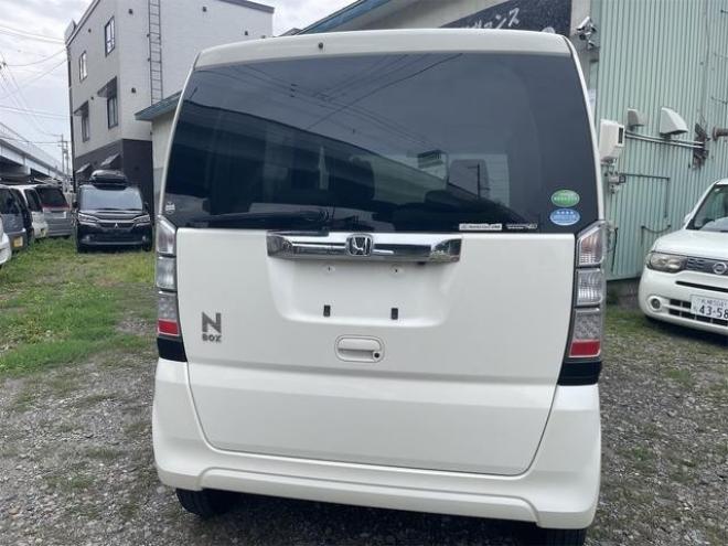 N-BOXＧ・Ｌパッケージ　４ＷＤ　ＥＴＣ　バックカメラ　両側スライド・片側電動　ナビ　ＴＶ　スマートキー　アイドリングストップ　ベンチシート　ＣＶＴ　盗難防止システム　ＡＢＳ　ＥＳＣ　アルミホイール　衝突安全ボディ　エアコン 4WD 660 5Dr