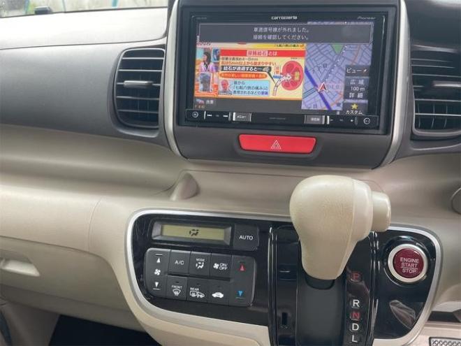 N-BOXＧ・Ｌパッケージ　４ＷＤ　ＥＴＣ　バックカメラ　両側スライド・片側電動　ナビ　ＴＶ　スマートキー　アイドリングストップ　ベンチシート　ＣＶＴ　盗難防止システム　ＡＢＳ　ＥＳＣ　アルミホイール　衝突安全ボディ　エアコン 4WD 660 5Dr