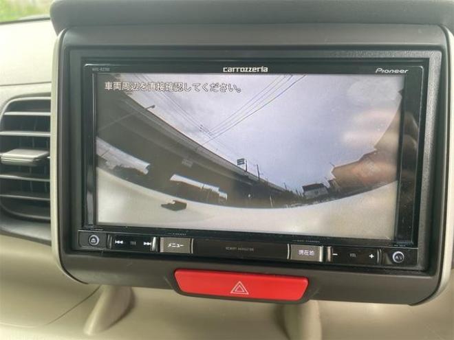 N-BOXＧ・Ｌパッケージ　４ＷＤ　ＥＴＣ　バックカメラ　両側スライド・片側電動　ナビ　ＴＶ　スマートキー　アイドリングストップ　ベンチシート　ＣＶＴ　盗難防止システム　ＡＢＳ　ＥＳＣ　アルミホイール　衝突安全ボディ　エアコン 4WD 660 5Dr
