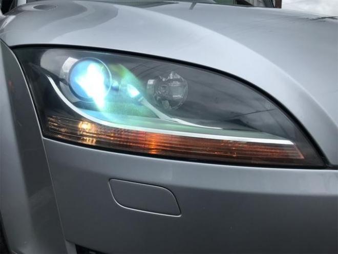 アウディＴＴクーペ ２．０ＴＦＳＩ　クワトロ　４ＷＤ　エンスタ　ＥＴＣ　ＴＶ　ＡＴ　オートライト　ＨＩＤ　キーレスエントリー　アルミホイール　パワーシート　盗難防止システム　ＡＢＳ　ＥＳＣ　ＣＤ　エアコン　パワーステアリング　パワーウィンドウ 4WD 2000 クーペDr