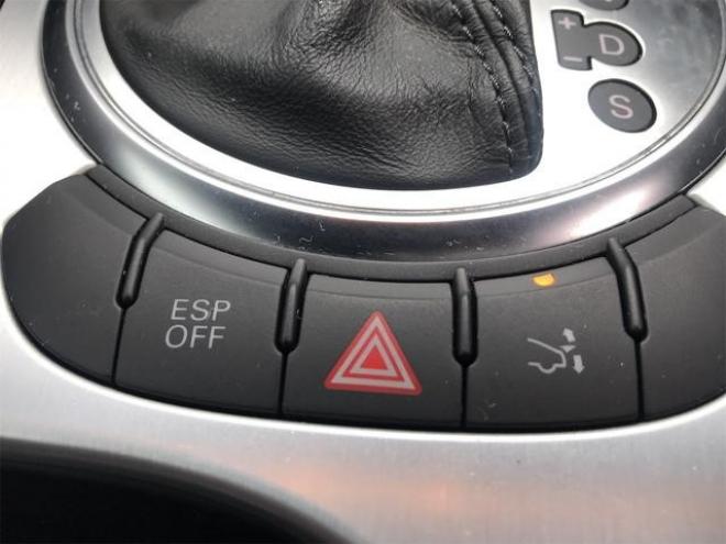 アウディＴＴクーペ ２．０ＴＦＳＩ　クワトロ　４ＷＤ　エンスタ　ＥＴＣ　ＴＶ　ＡＴ　オートライト　ＨＩＤ　キーレスエントリー　アルミホイール　パワーシート　盗難防止システム　ＡＢＳ　ＥＳＣ　ＣＤ　エアコン　パワーステアリング　パワーウィンドウ 4WD 2000 クーペDr