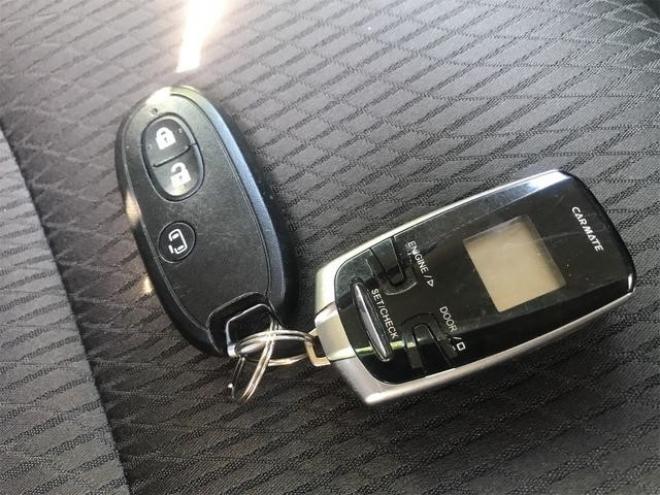 ソリオＧ４　４ＷＤ　　下中バックカメラ　両側スライド・片側電動　スマートキー　シートヒーター　ＣＶＴ　アルミホイール　ＣＤ　ミュージックプレイヤー接続可　盗難防止システム　衝突安全ボディ　ＡＢＳ　エアコン 4WD 1200 5Dr