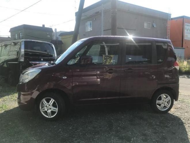 ソリオＧ４　４ＷＤ　　下中バックカメラ　両側スライド・片側電動　スマートキー　シートヒーター　ＣＶＴ　アルミホイール　ＣＤ　ミュージックプレイヤー接続可　盗難防止システム　衝突安全ボディ　ＡＢＳ　エアコン 4WD 1200 5Dr