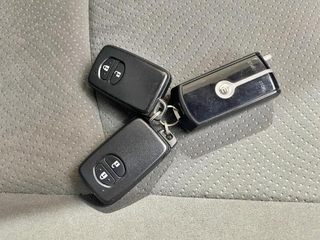 プリウス1.8Sツーリングセレクション 5年保証 スマキー ナビTV Bカメ ETC 寒冷地仕様 禁煙 車検整備2年付