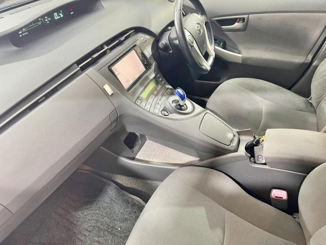 プリウス1.8Sツーリングセレクション 5年保証 スマキー ナビTV Bカメ ETC 寒冷地仕様 禁煙 車検整備2年付