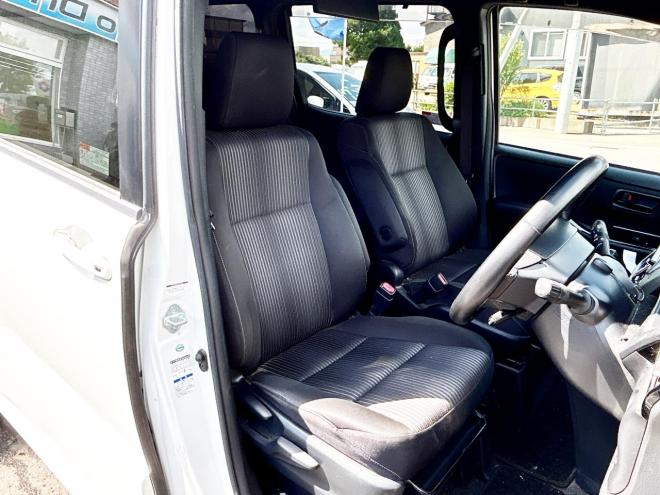 ノア2.0Si 4WD　ローンが不安な方＜優遇ローン＞　本州仕入　モデリスタエアロ　トヨタセーフティセンス 4WD