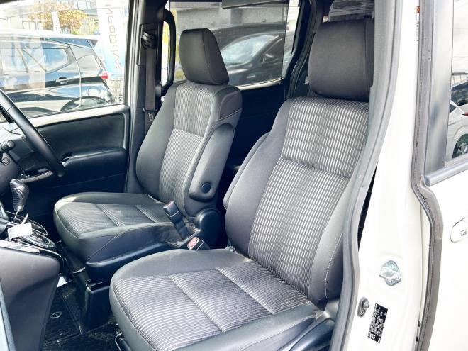ノア2.0Si 4WD　ローンが不安な方＜優遇ローン＞　本州仕入　モデリスタエアロ　トヨタセーフティセンス 4WD