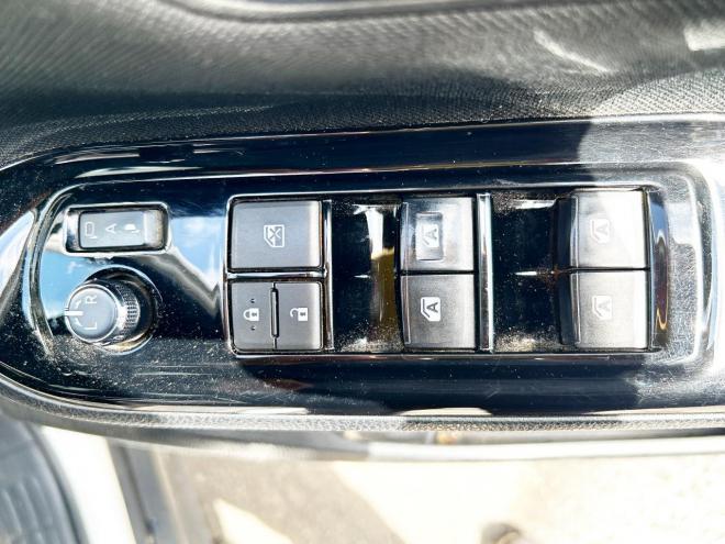 ノア2.0Si 4WD　ローンが不安な方＜優遇ローン＞　本州仕入　モデリスタエアロ　トヨタセーフティセンス 4WD