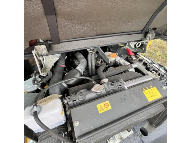 ホイールローダ2023年製　KOMATSU WA30-6E0　超低アワー（5.6） 4WD