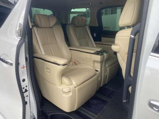アルファードハイブリッド 2.5 エグゼクティブ ラウンジ E-Four 4WD　 2500