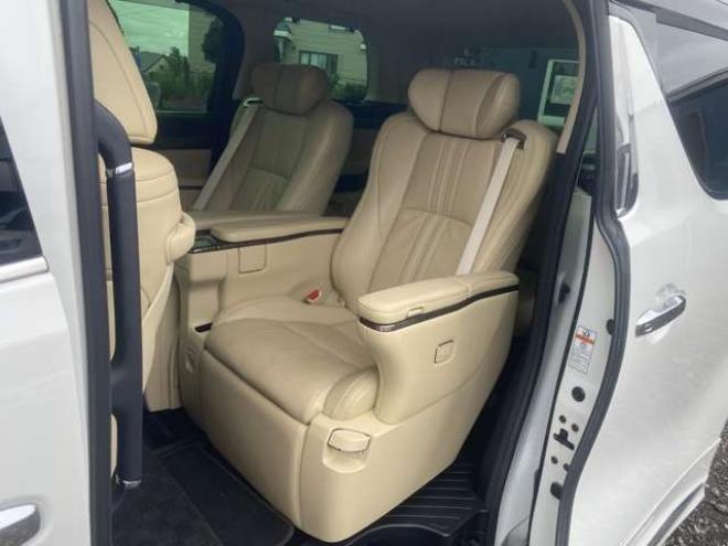 アルファードハイブリッド 2.5 エグゼクティブ ラウンジ E-Four 4WD　 2500